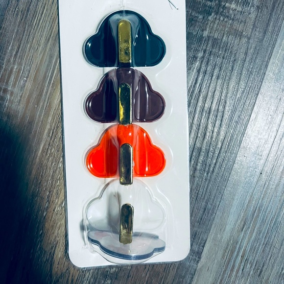 Cloud Hooks - Picture 1 of 1